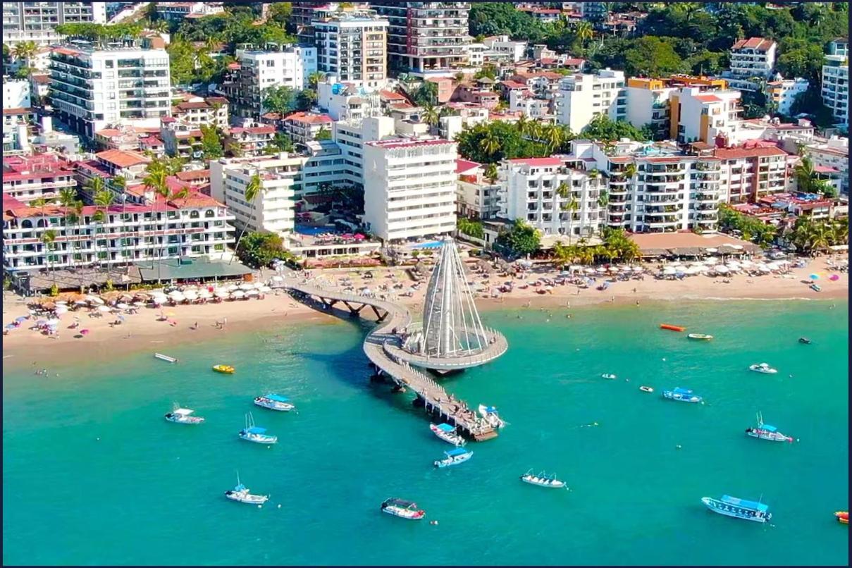 Hotel Delfin Vista Pier Beach Front Пуэрто-Вальярта Экстерьер фото
