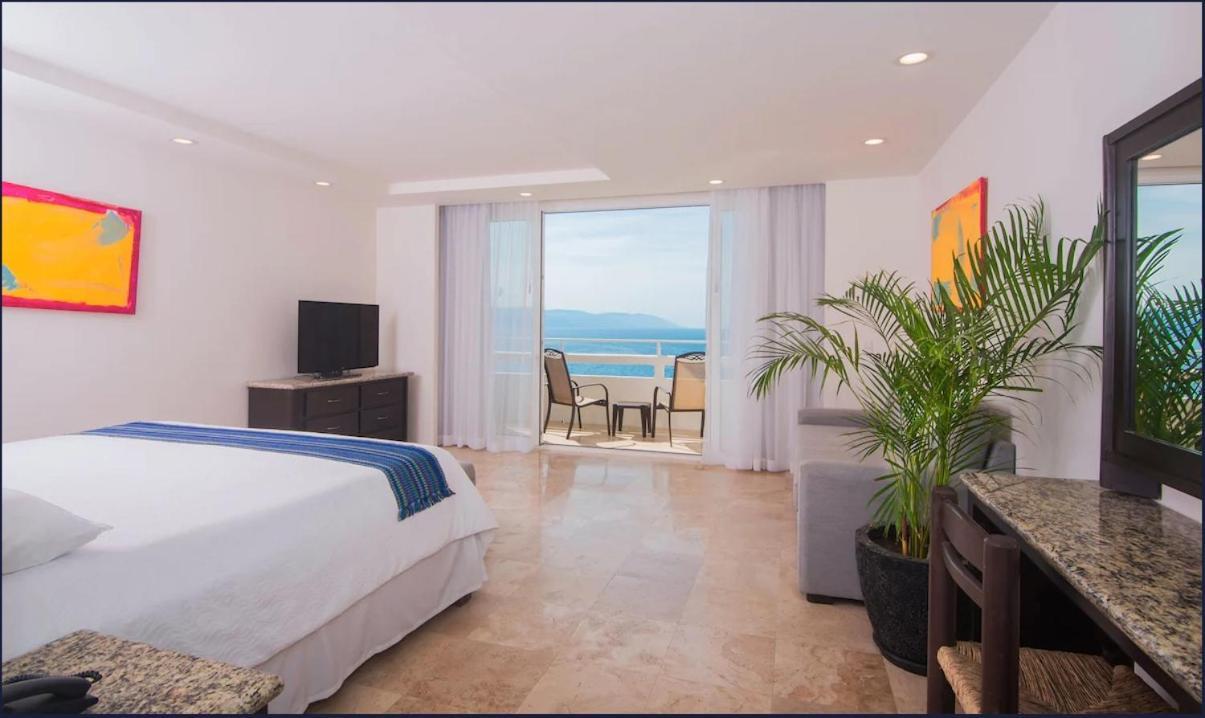 Hotel Delfin Vista Pier Beach Front Пуэрто-Вальярта Экстерьер фото